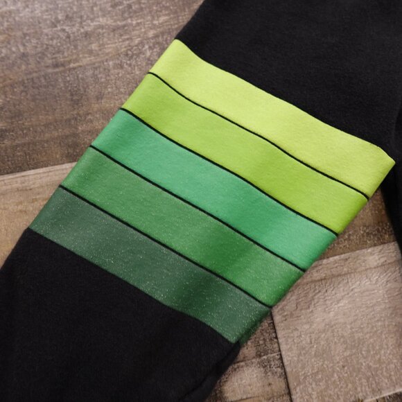 Wicked Hoodie Zip-Up Women’s Medium Black Green Graphics Casual Streetwear - Picture 3 of 10